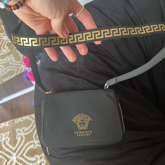 Versace Parfums crossbody - Picture 2 of 4